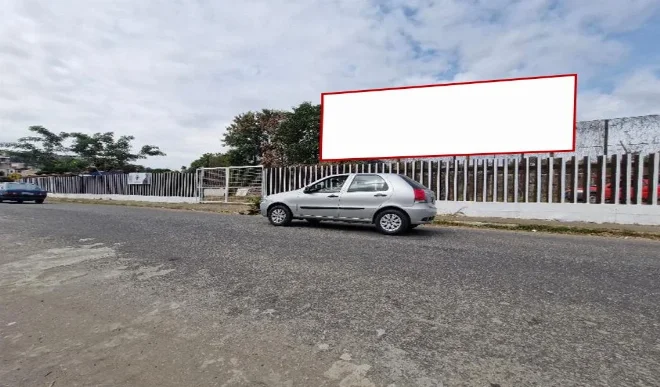 governador-valadares-cidade-outdoor-placa-painel-comunicacao-visual-midia-ooh-rua-luis-ensch-muro-da-associacao-ferroviaria-rio-doce-antes-da-moto-pista-centro-117dm