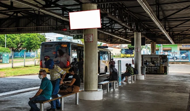 uberlandia-cidade-tv-indoor-placa-painel-comunicacao-visual-midia-ooh-terminal-umuarama-8-tvs-espalhadas-pela-plataforma-de-embarque-e-desembarque-68gmi