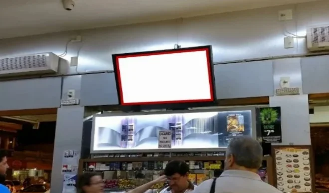 uberlandia-cidade-tv-indoor-placa-painel-comunicacao-visual-midia-ooh-terminal-industrial-2-tvs-espelhadas-pela-plataforma-de-embarque-e-desembarque-69gmi