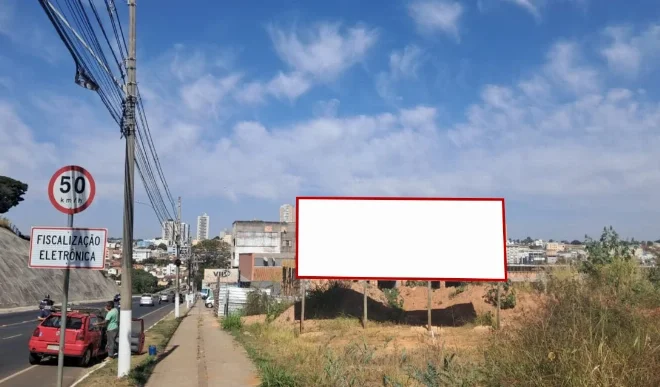 araxa-cidade-outdoor-placa-painel-comunicacao-visual-midia-ooh-guimaraes-avenidahitalo-ros-ao-lado-do-senai-315zz