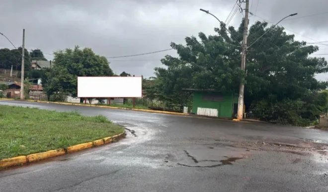 ituiutaba-outdoor-placa-painel-comunicacao-visual-midia-ooh-tvindoor-tv-indoor-1723mi
