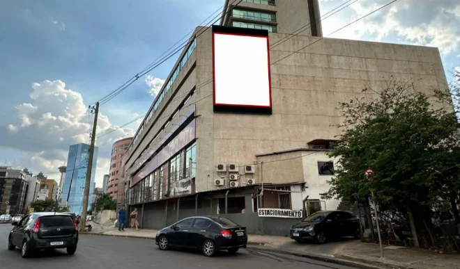 belo-horizonte-cidade-outdoor-placa-painel-led-comunicacao-visual-iluminado-sentido-alameda-oscar-niemeyer-vale-do-sereno-belvedere-shopping-vila-da-serra-008fy