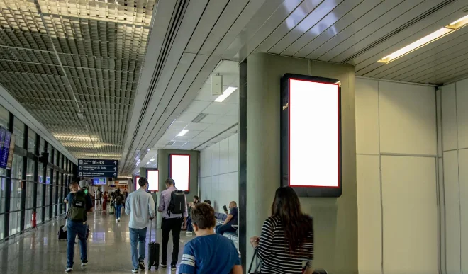 outdoor-painel-de-led-placas-painel-comunicacao-visual-cidade-publicidade-impulso-house-centro-aeroporto-internacional-tela-digital-8fz