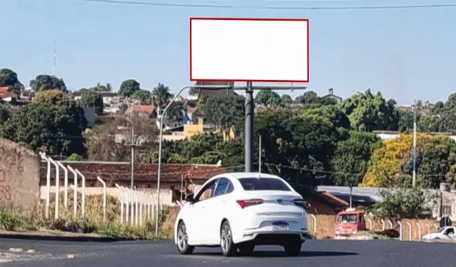 uberaba-cidade-outdoor-placa-painel-front-light-comunicacao-visual-iluminado-publicidade-impulso-house-0115op