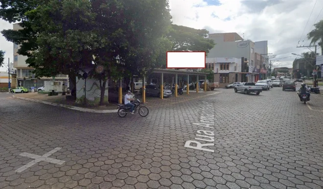 piumhi-cidade-outdoor-placa-painel-comunicacao-visual-publicidade-espaco-natural-imobiliaria-terra-praca-furnas-magazine-b23