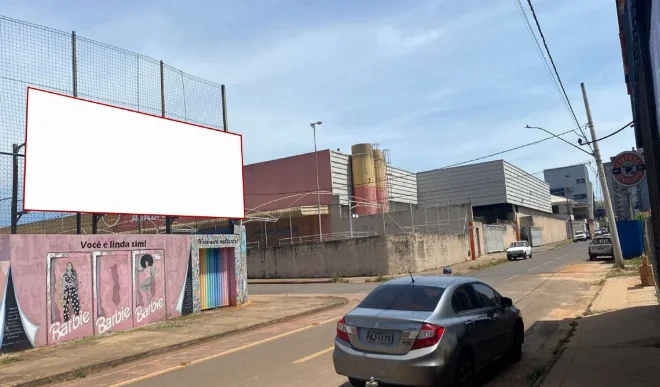 paracatu-cidade-outdoor-placa-painel-comunicacao-visual-midia-ooh-138am