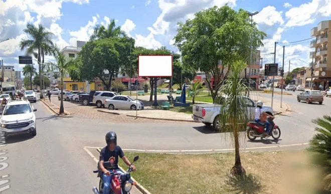 unai-cidade-led-placa-painel-comunicacao-visual-midia-ooh-avenida-governador-valadares-praca-sao-cristovao-01au