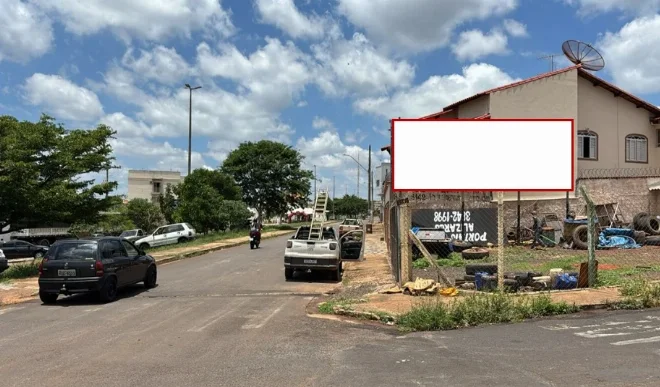 monte-carmelo-outdoor-digital-placa-painel-de-led-comunicacao-visual-digital-publicidade-avenida-contorno-esquina-avenida-mundins-grupo-renafe-centro-78fl