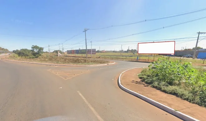 monte-carmelo-rua-juscelino-kubitschek-em-frente-a-rotatoria-proximo-ao-park-hotel-sentido-saida-da-cidade-proximo-ao-mart-minas-placa-painel-comunicacao-visual-midia-ooh-20te