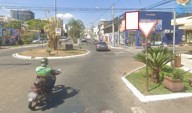 passos-led-cidade-outdoor-placa-painel-comunicacao-visual-midia-ooh-centro-av-da-moda-em-cima-da-oticas-carol-rotatoria-2830lg