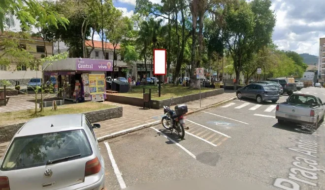 machado-cidade-led-placa-painel-comunicacao-visual-midia-ooh-praca-santo-antonio-em-frente-igreja-matriz-paroquia-sagrada-familia-92or