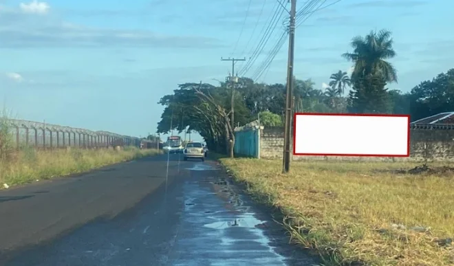 uberlandia-cidade-outdoor-placa-painel-comunicacao-visual-midia-ooh-rua-das-palmeiras-ao-lado-aeroporto-proximo-tangara-club-379ga