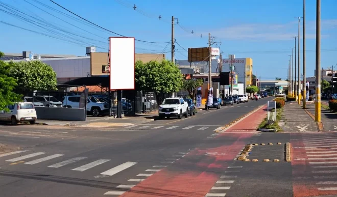 iturama-cidade-outdoor-placa-painel-comunicacao-visual-midia-ooh-tiradentes-avenida-prefeito-juca-padua-frente-a-camara-municipal-60lt