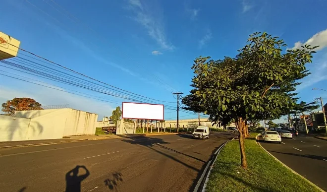 uberlandia-cidade-outdoor-placa-painel-front-light-comunicacao-visual-iluminado-publicidade-impulso-house-146sn