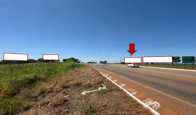 paracatu-cidade-outdoor-placa-painel-comunicacao-visual-midia-ooh-mg188-entrada-da-cidade-sentido-paracatu-41am