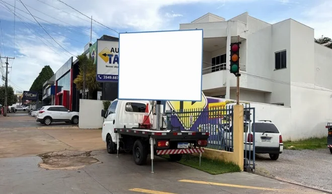 tv32-001