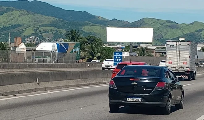 981om